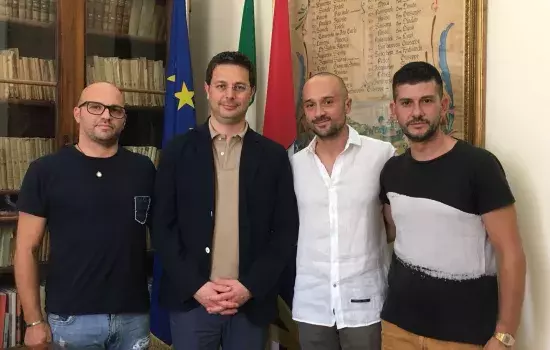 Il Sindaco con i cittadini.