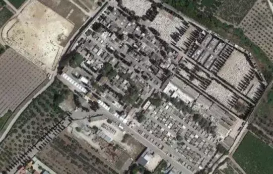 Canosa di Puglia - Rea del Cimitero