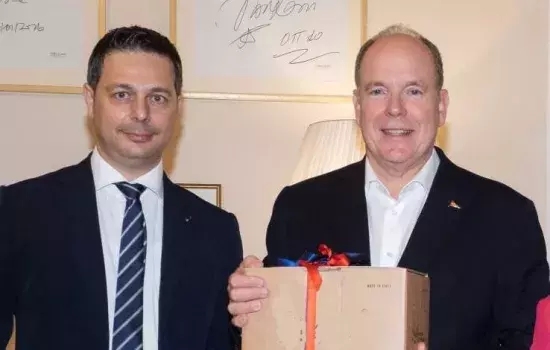 Canosa di Puglia - Il sindaco, Roberto Morra, con S.A.S. Alberto di Monaco.