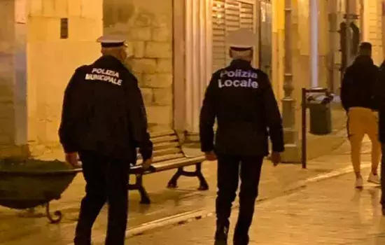 Canosa di Puglia Puglia - Ordinanza anti assembramenti