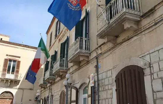 In tempi brevi, l’Amministrazione Comunale al fine di essere al passo con le esigenze dei cittadini, ha voluto così avviare la riorganizzare dell’intero apparato valorizzando il personale ed investendo anche in formazione.