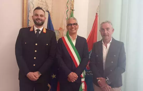Il Sindaco Vito Malcangio e il Vice Sindaco con delega alla Polizia Locale Fedele Lovino, durante l’incontro, hanno illustrato le motivazioni e l’importanza per la città della figura di un Dirigente Comandante, figura assente da più di dieci anni.