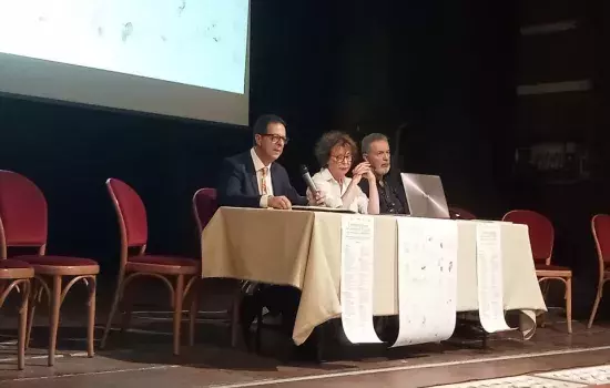 I progetti presentati dai vari gruppi verranno esposti nei prossimi giorni presso i locali dell’ex Filantropica in Piazza Vittorio Veneto dove i cittadini potranno avere la possibilità di visionare quanto scaturito dalla scuola di architettura.