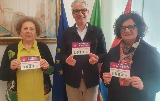 «Ringrazio – spiega l’Assessore Petroni - chi aderirà a questa proposta semplice ma importante. A questa iniziativa ne seguiranno altre affinchè le donne sappiano che non le lasceremo mai sole»