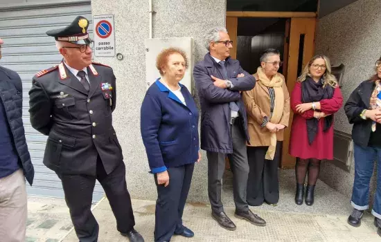 «Il nuovo centro - dichiara l’Assessore alle Politiche Sociali Maria Angela Petroni - unitamente ai servizi sociali, rappresenta il raggiungimento di un obiettivo e al contempo un passo in avanti nella lotta contro ogni forma di violenza e di discriminazione»