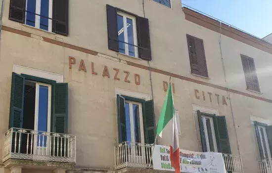 L’esecutivo, ancora una volta, si è fatto trovare pronto non badando a sterili polemiche ma lavorando nel solo ed esclusivo interesse della comunità ai cui bisogni sarà possibile rispondere fin da subito