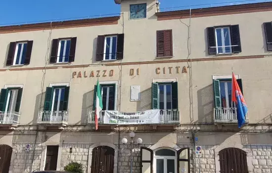 «Canosa di Puglia - afferma l'Assessore Santangelo - è stata liberata dalla spregevole scia di omicidi rimasti per lungo tempo nell’ombra, per i cui reati non ha esitato a costituirsi parte civile, così interpretando a pieno titolo il senso di giustizia rivendicato dall’intero consesso sociale cittadino»