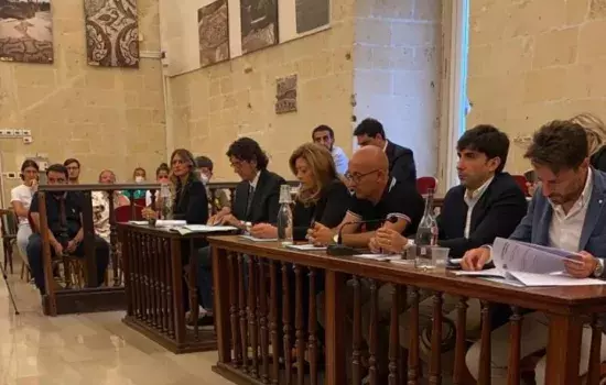 «Basta con l’emergenza, è l’ora delle scelte coraggiose. E’ inaccettabile – afferma il consigliere comunale Daniele Serlenga - che la Regione possa continuare a vessare i cittadini pugliesi con gli aumenti della Tari piuttosto che adottare soluzione reali!»