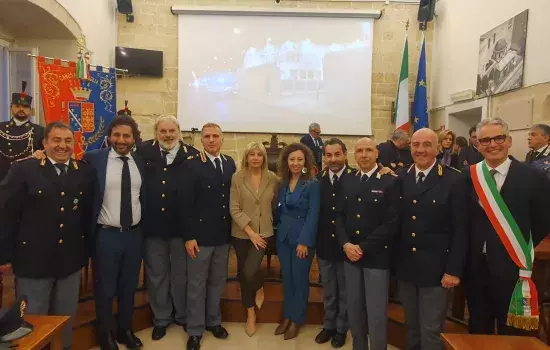 Evidente l’emozione da parte degli operatori della Polizia di Stato e delle loro famiglie che hanno partecipato con profonda commozione ad una cerimonia capace di esprimere i valori di legalità e giustizia