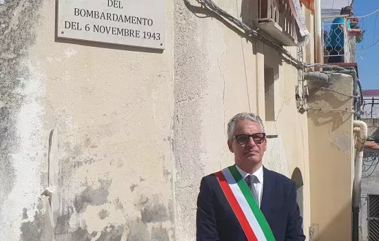 Durante il suo intervento, il Sindaco di Canosa Vito Malcangio ha sottolineato come il passato sia importante per comprendere meglio il presente e progettare il futuro, lasciando alle nuove generazioni il compito di continuare questo percorso.