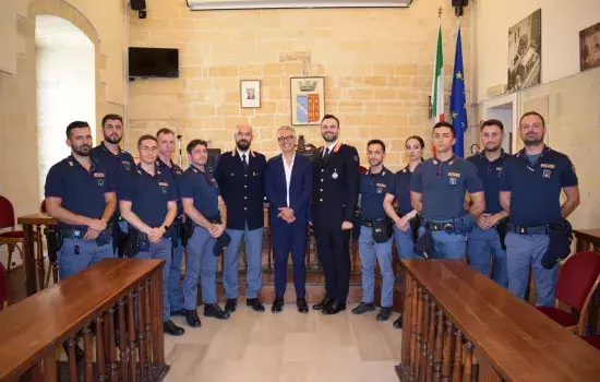 Il piano degli innesti graduali presentato lo scorso anno in Prefettura dal Ministro dell’Interno, dott. Matteo Piantedosi, ha visto 65 nuovi agenti essere destinati alla Provincia BAT spalmati nelle sedi con maggiore necessità ed in carenza di organico