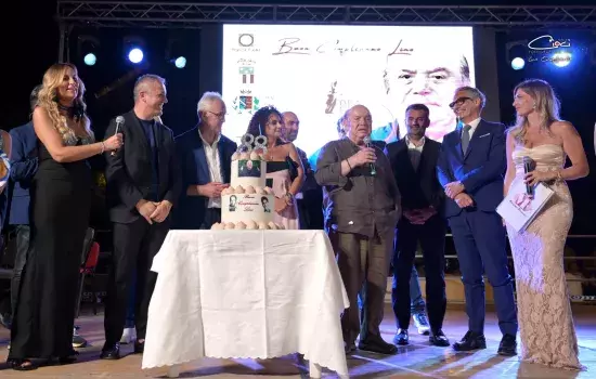 A partecipare al sentitissimo momento, oltre all’europarlamentare Francesco Ventola, anche l’eurodeputato Antonio Decaro, il neo Sindaco di Bari Vito Leccese e il Sindaco di Terlizzi Michelangelo De Ch