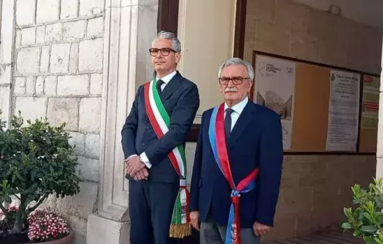 «Nel tuo ricordo, sulla base dei tuoi insegnamenti e della tua alta moralità - afferma il primo cittadino - proseguiremo ciò che abbiamo iniziato insieme e sono sicuro che, anche da lassù, continuerai a guidarci come hai sempre fatto».