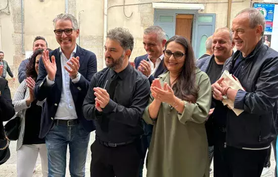 Attraverso il potenziamento delle competenze musicali, l'obiettivo è sviluppare attitudini e abilità atte a favorire la socializzazione e la cooperazione dei ragazzi, per una performance musicale intesa come strumento pedagogico e obiettivo motivante