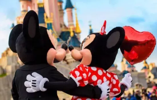 Diversi i personaggi Disney che allieteranno la serata dei più grandi e divertiranno quella dei più piccoli