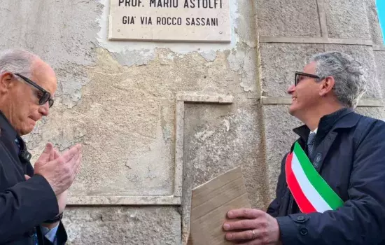 Ad intervenire sono stati il Sindaco di Canosa Vito Malcangio e il figlio del compianto prof. Astolfi, Maurizio.